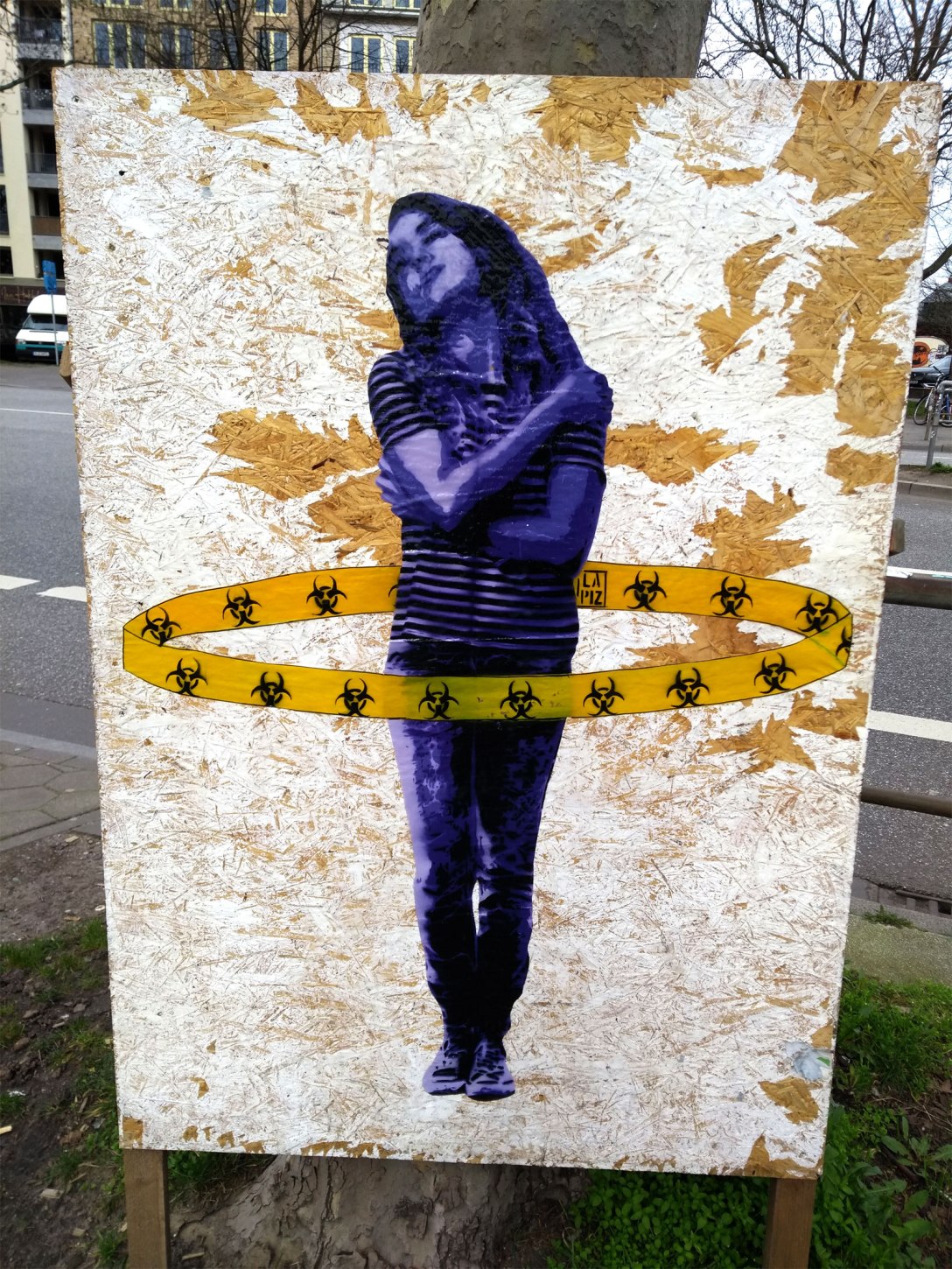 Provocative and Stimulating Stencil Art by LAPIZ